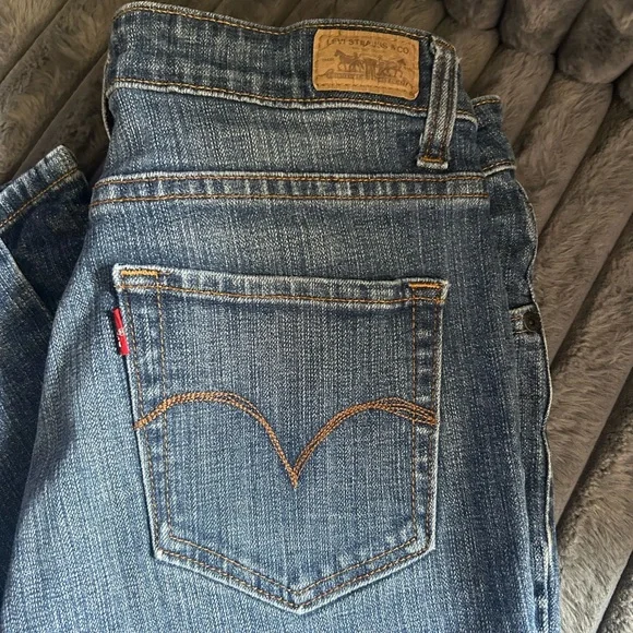 Levi's Midrise Skinny Stretch Jeans - Picture 2 of 6